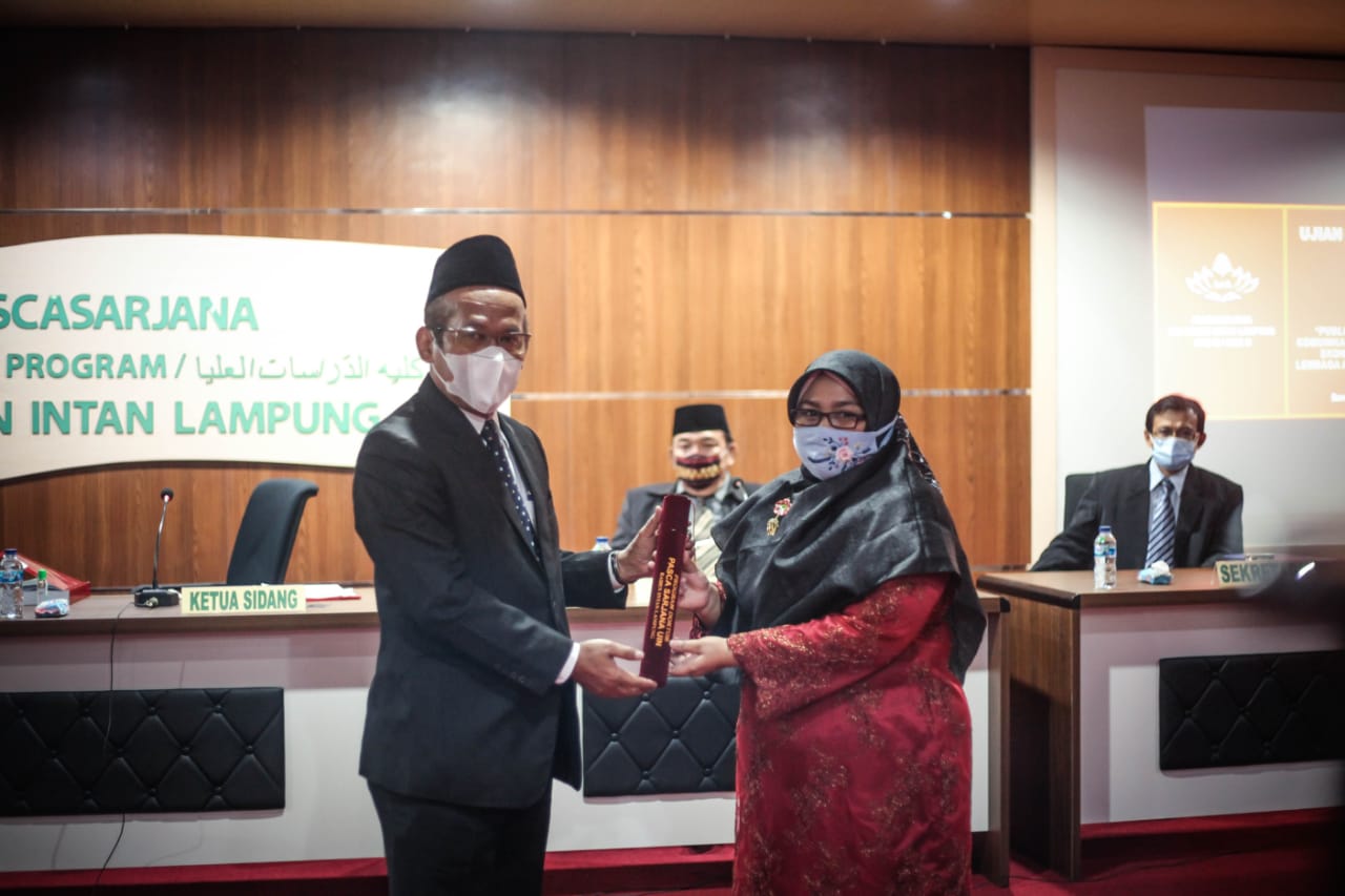 Read more about the article Oriza Agustin, CEO Agree Media  Raih Gelar Doktor